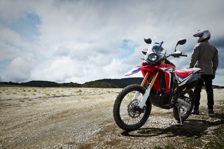 um dos Lançamentos de motos em 2022 mais esperado é o modelo Honda ADV 350, que conta com 330 cc