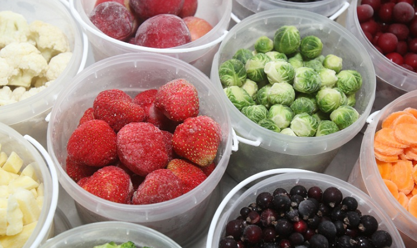 Frutas e verduras em processo de congelamento