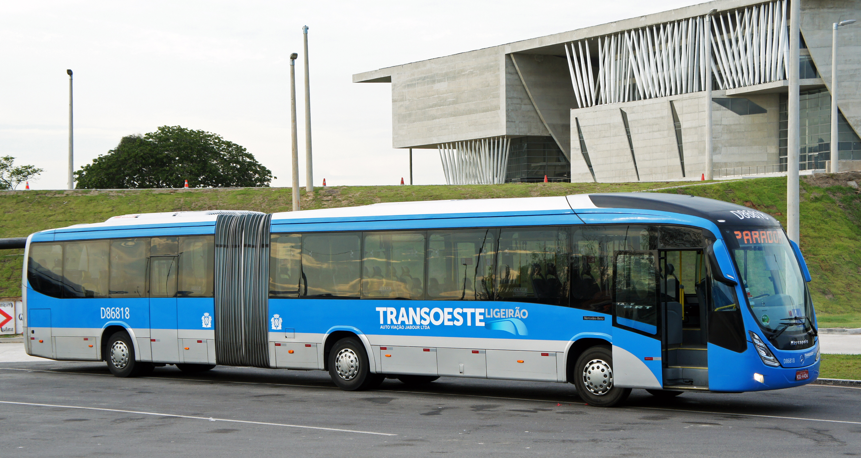 ônibus articulado padrão azul 