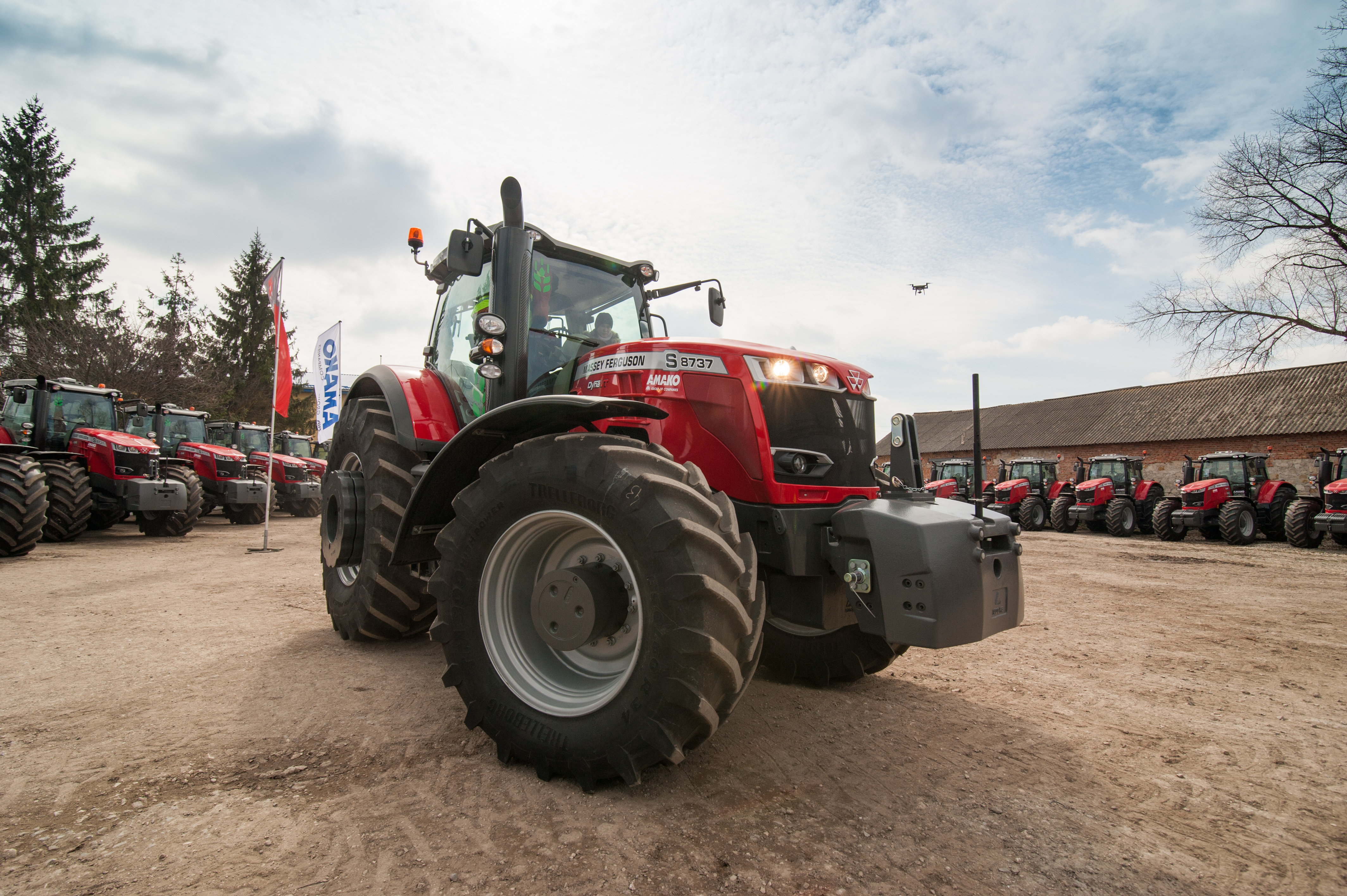 CMNP leiloa veículos, máquinas e implementos agrícolas no Superbid Marketplace!