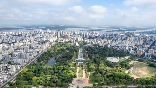 Porto Alegre ou Florianópolis: saiba qual das capitais oferece um custo de vida mais acessível