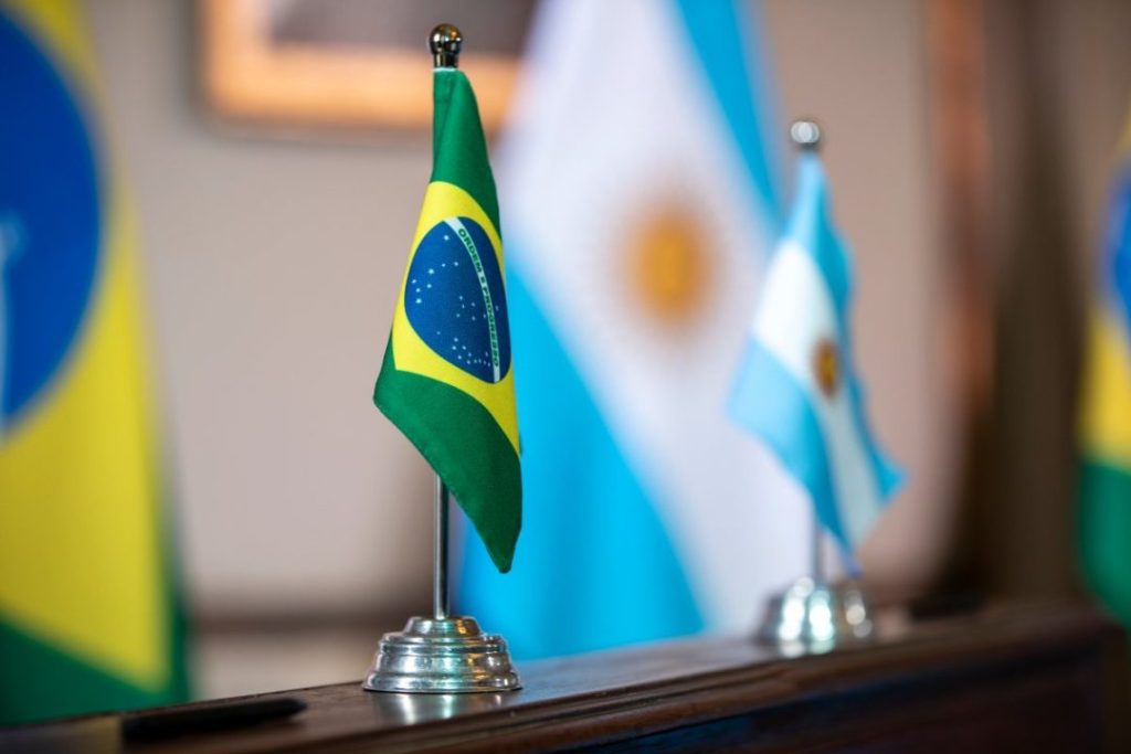 bandeiras do brasil e da argentina