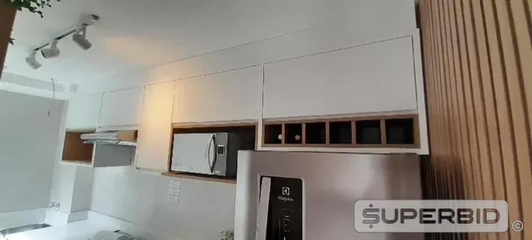 Cury realiza leilão de bens de apartamento decorado por lances a partir de R$100